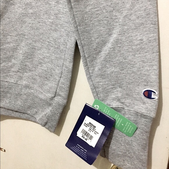 NWT Champion Soft Gray Sweatshirt (M) - Picture 4 of 6